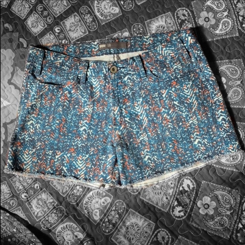 Levi’s boho print shorts